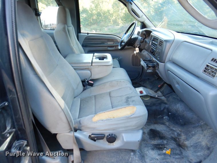 image for item KF9498 2004 Ford F250 Super Duty XL  SuperCab pickup truck