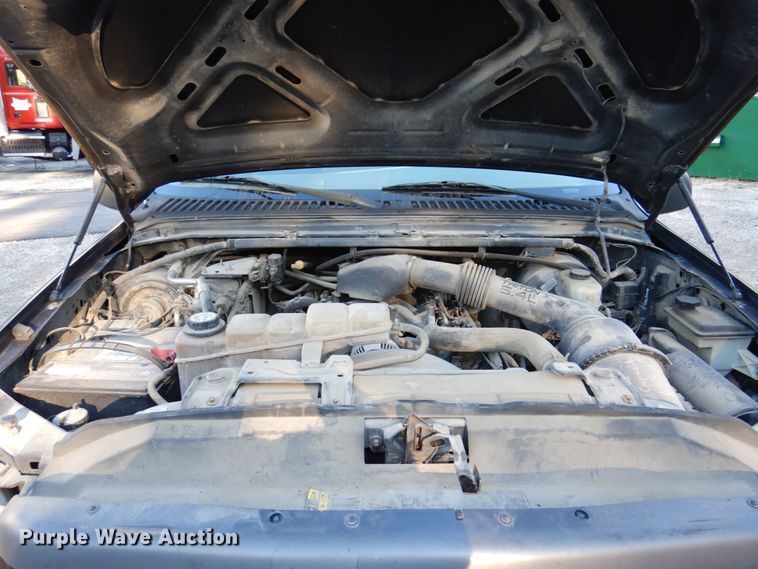 image for item KF9498 2004 Ford F250 Super Duty XL  SuperCab pickup truck