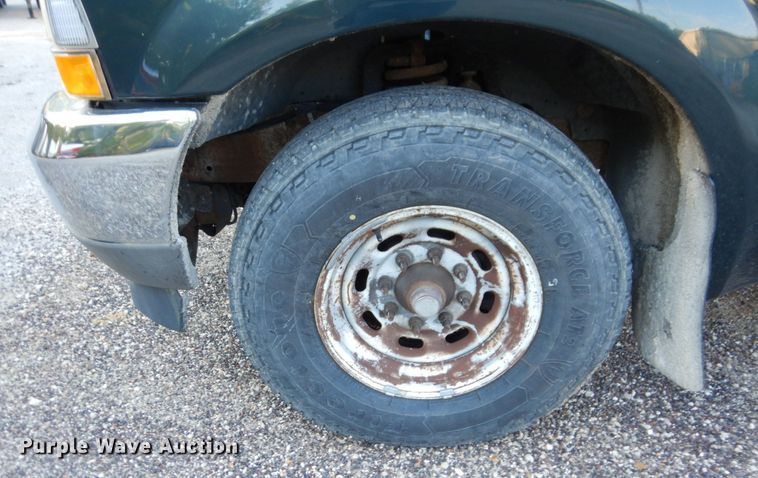 image for item KF9498 2004 Ford F250 Super Duty XL  SuperCab pickup truck