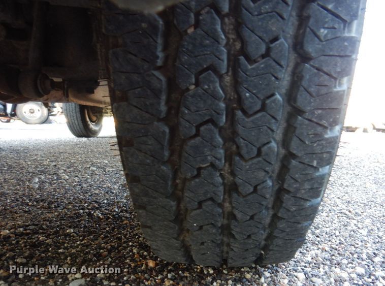 image for item KF9498 2004 Ford F250 Super Duty XL  SuperCab pickup truck