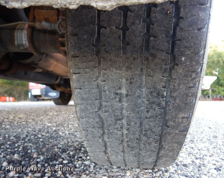 image for item KF9498 2004 Ford F250 Super Duty XL  SuperCab pickup truck