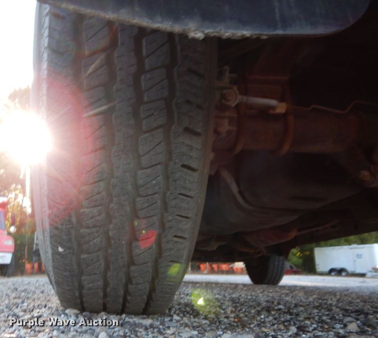 image for item KF9498 2004 Ford F250 Super Duty XL  SuperCab pickup truck