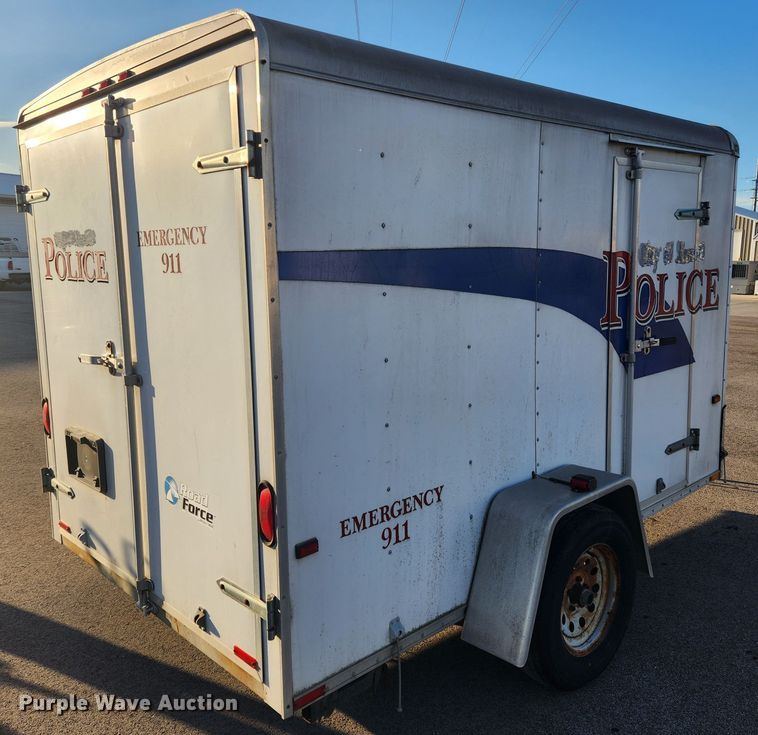 image for item KT9487 2002 Wells Cargo  enclosed cargo trailer