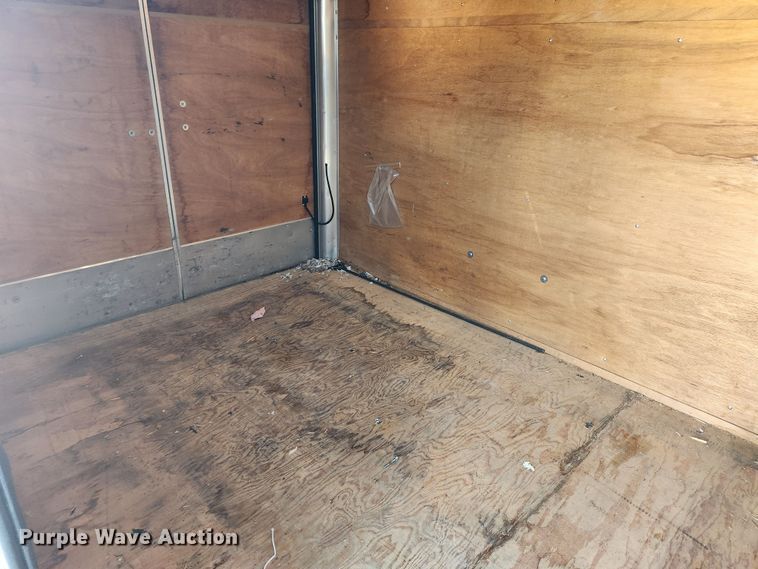 image for item KT9487 2002 Wells Cargo  enclosed cargo trailer