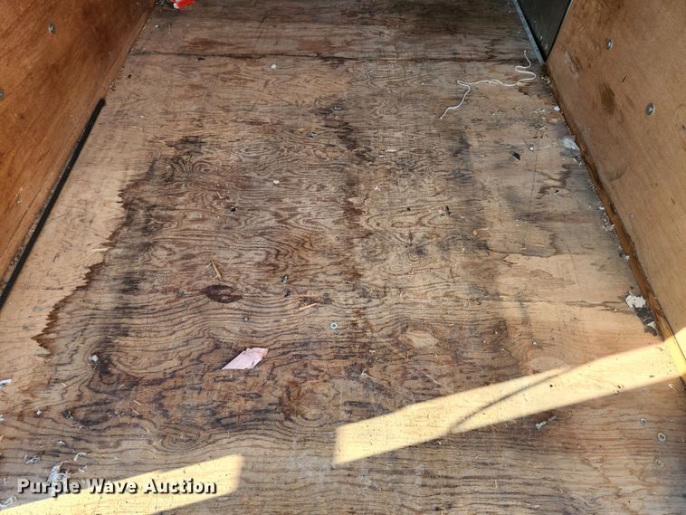 image for item KT9487 2002 Wells Cargo  enclosed cargo trailer