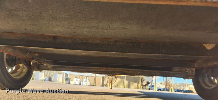 image for item KT9487 2002 Wells Cargo  enclosed cargo trailer