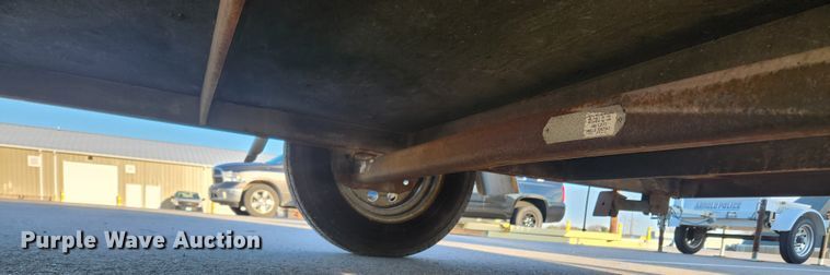 image for item KT9487 2002 Wells Cargo  enclosed cargo trailer