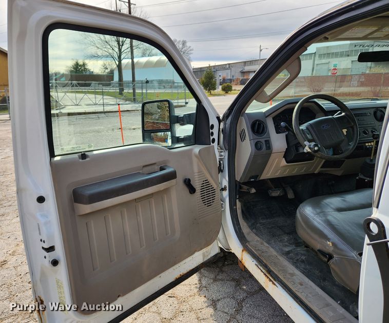 image for item KT9507 2009 Ford F350 Super Duty XL  dump bed pickup truck