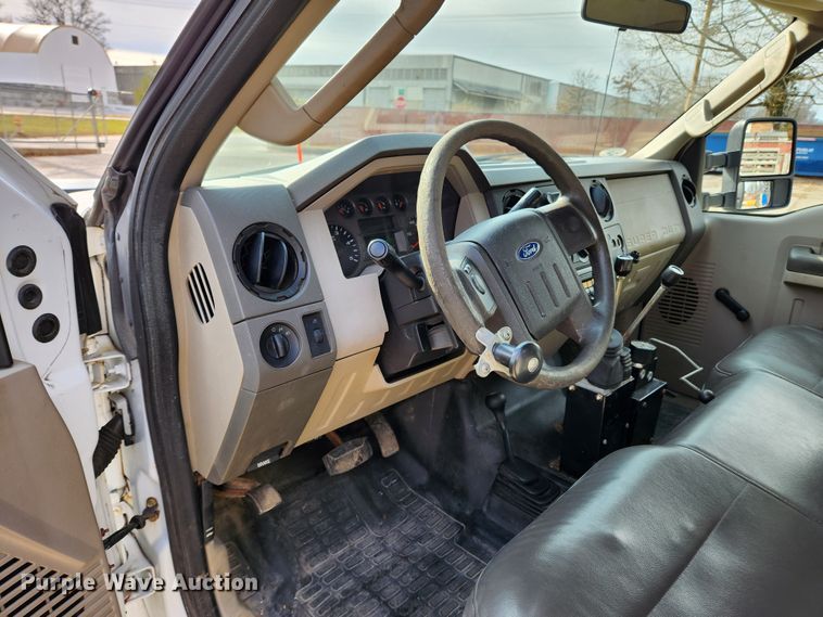 image for item KT9507 2009 Ford F350 Super Duty XL  dump bed pickup truck