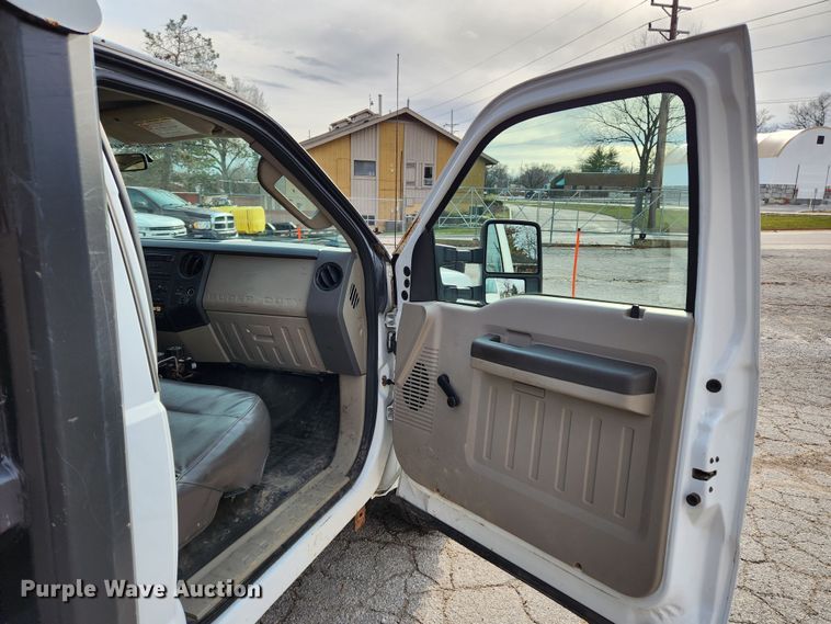 image for item KT9507 2009 Ford F350 Super Duty XL  dump bed pickup truck