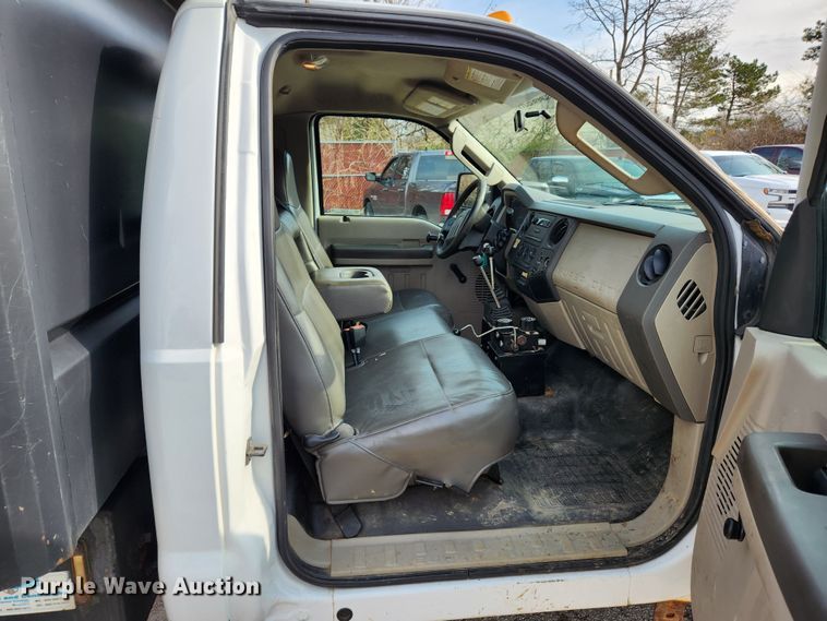 image for item KT9507 2009 Ford F350 Super Duty XL  dump bed pickup truck