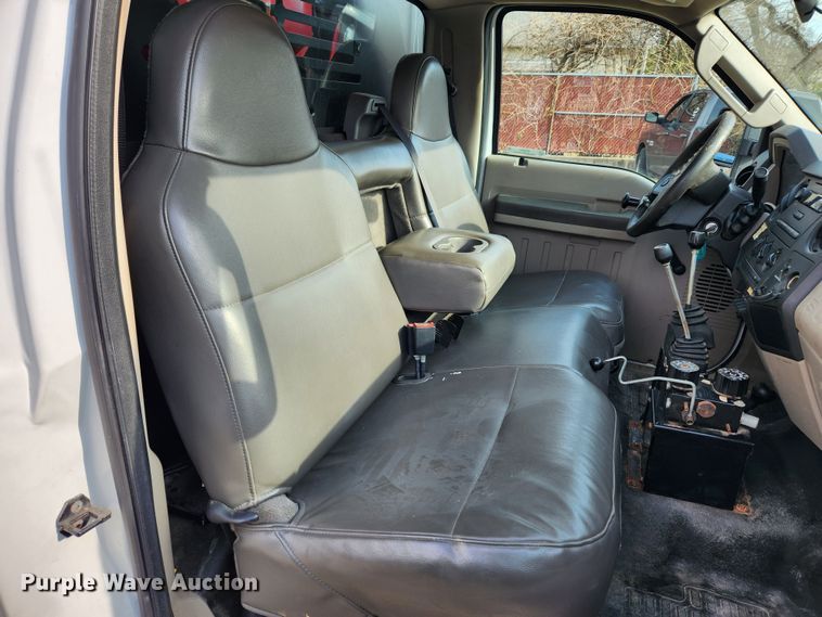 image for item KT9507 2009 Ford F350 Super Duty XL  dump bed pickup truck