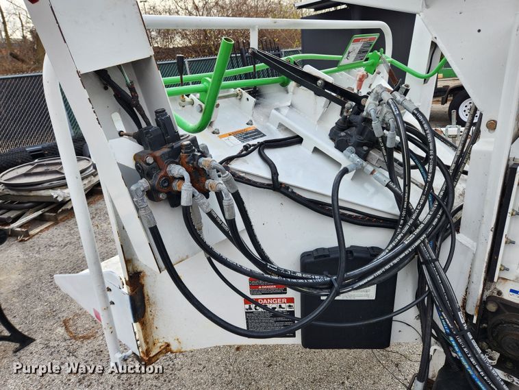 image for item KT9508 2011 Altec DC-1317 HP  wood chipper