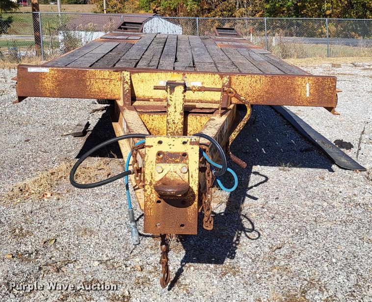 image for item LR9058 1998 Trail King TK20  equipment trailer