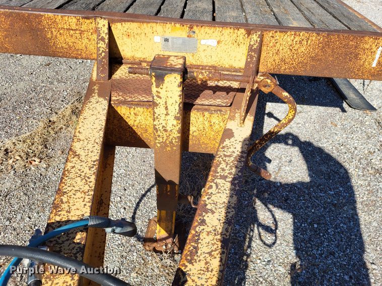 image for item LR9058 1998 Trail King TK20  equipment trailer