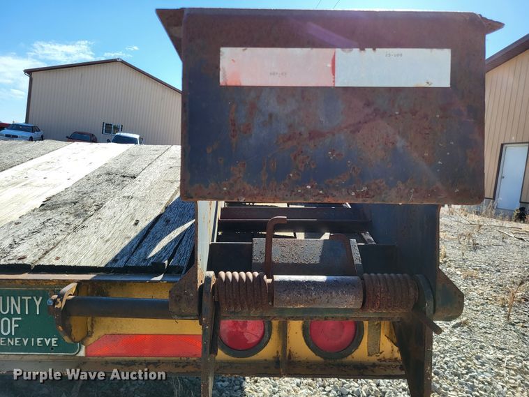 image for item LR9058 1998 Trail King TK20  equipment trailer