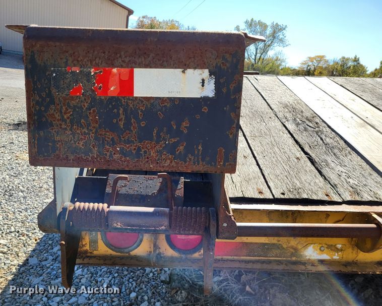 image for item LR9058 1998 Trail King TK20  equipment trailer