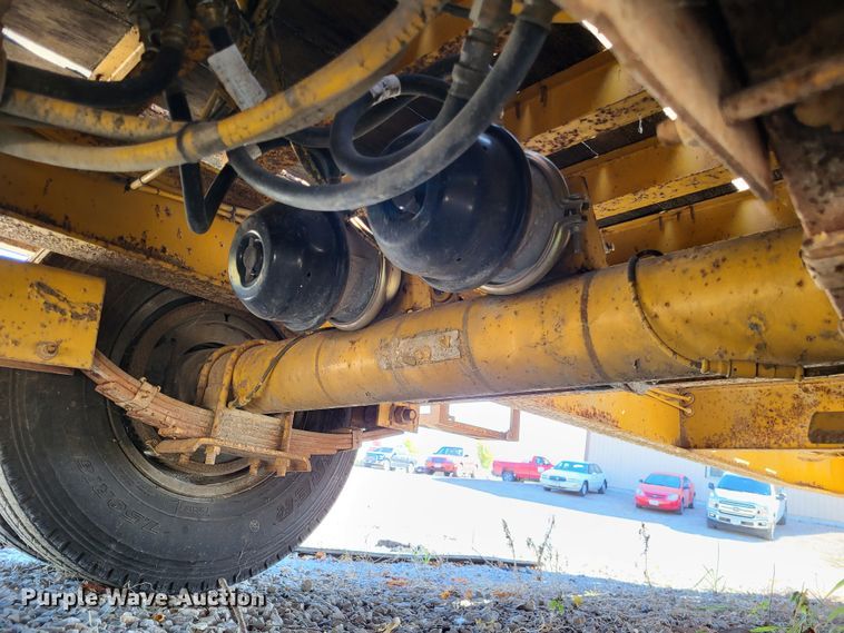 image for item LR9058 1998 Trail King TK20  equipment trailer