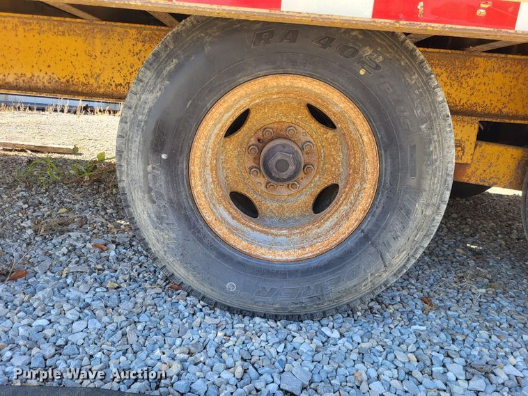 image for item LR9058 1998 Trail King TK20  equipment trailer