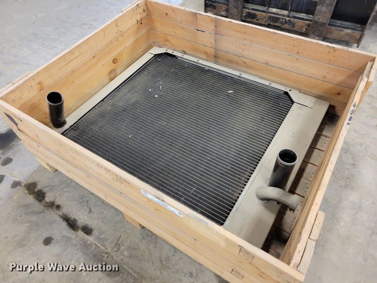 image for item LY9890 Motor grader radiator