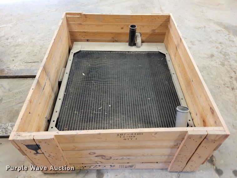 image for item LY9890 Motor grader radiator