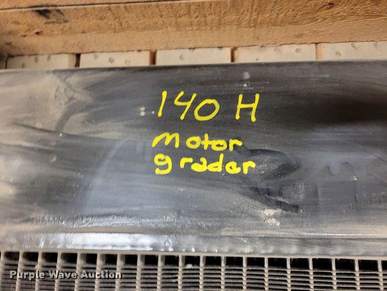 image for item LY9890 Motor grader radiator