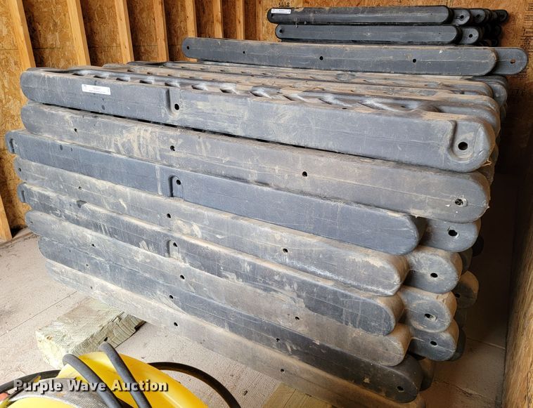 image for item ME9627 Little tikes  approximately 41 pieces of playground border