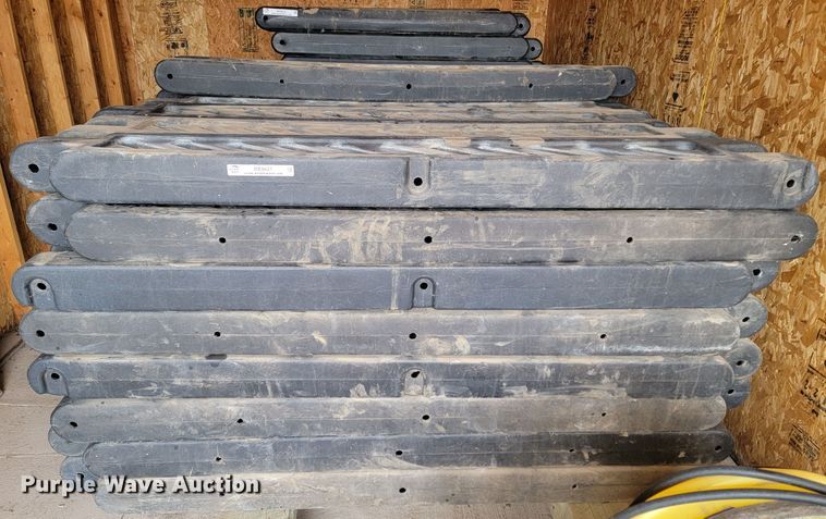 image for item ME9627 Little tikes  approximately 41 pieces of playground border