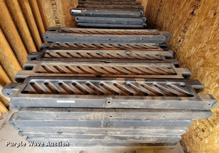 image for item ME9627 Little tikes  approximately 41 pieces of playground border