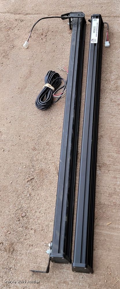 image for item ME9630 (2) light bars