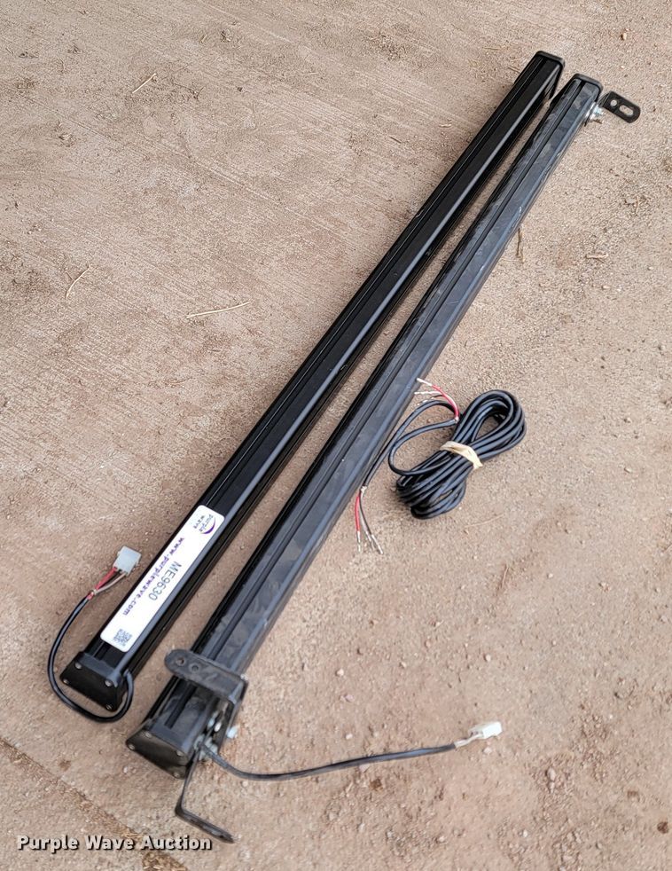 image for item ME9630 (2) light bars