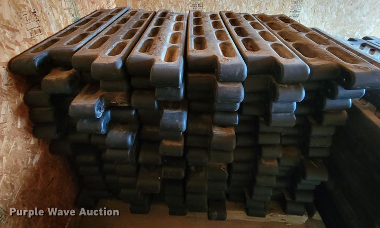 image for item ME9632 Approximately 78 pieces of playground border