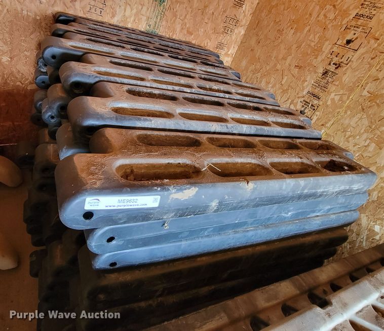 image for item ME9632 Approximately 78 pieces of playground border