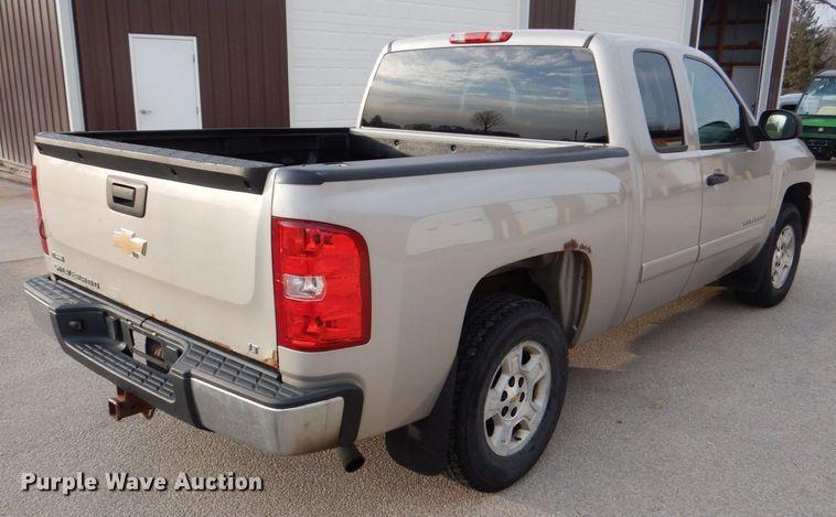 image for item MJ9907 2008 Chevrolet Silverado 1500 LT  Ext. Cab pickup truck