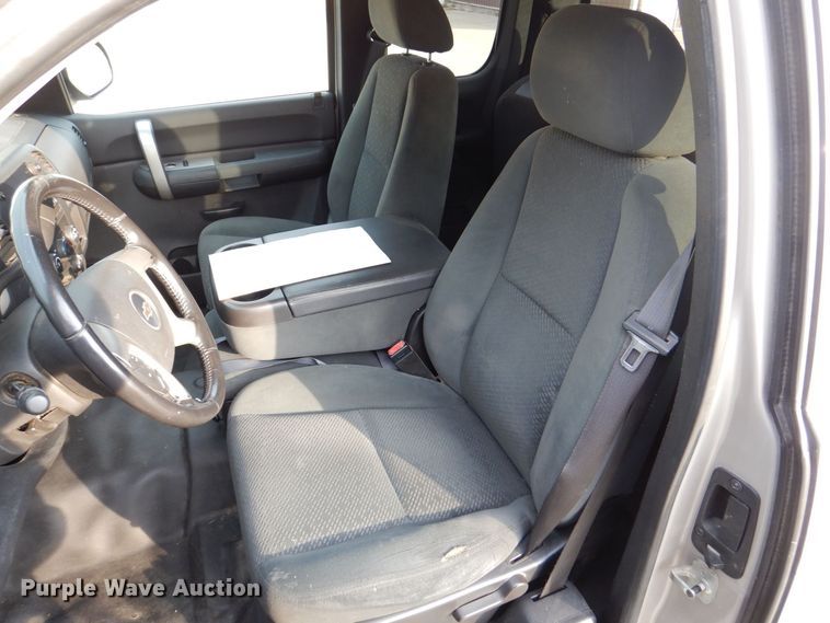 image for item MJ9907 2008 Chevrolet Silverado 1500 LT  Ext. Cab pickup truck