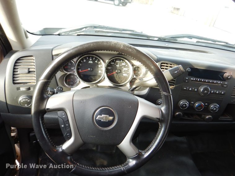 image for item MJ9907 2008 Chevrolet Silverado 1500 LT  Ext. Cab pickup truck