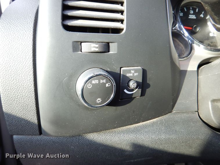 image for item MJ9907 2008 Chevrolet Silverado 1500 LT  Ext. Cab pickup truck