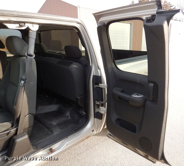 image for item MJ9907 2008 Chevrolet Silverado 1500 LT  Ext. Cab pickup truck