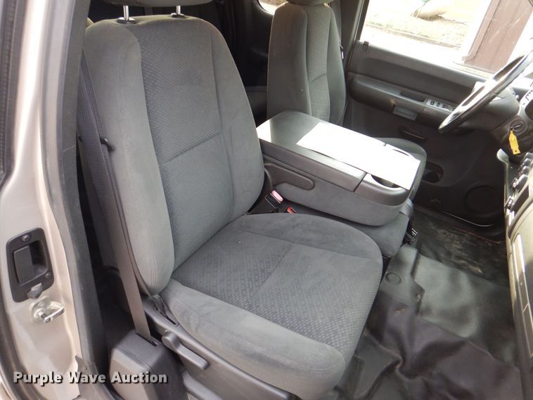 image for item MJ9907 2008 Chevrolet Silverado 1500 LT  Ext. Cab pickup truck