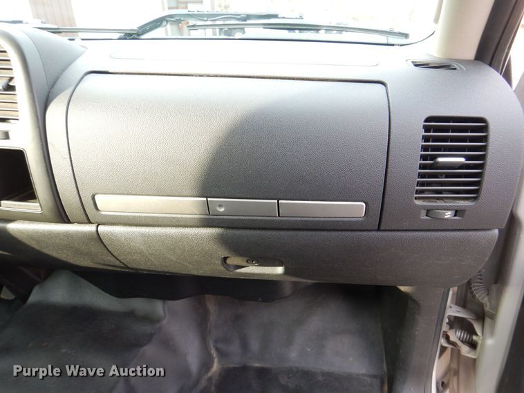 image for item MJ9907 2008 Chevrolet Silverado 1500 LT  Ext. Cab pickup truck