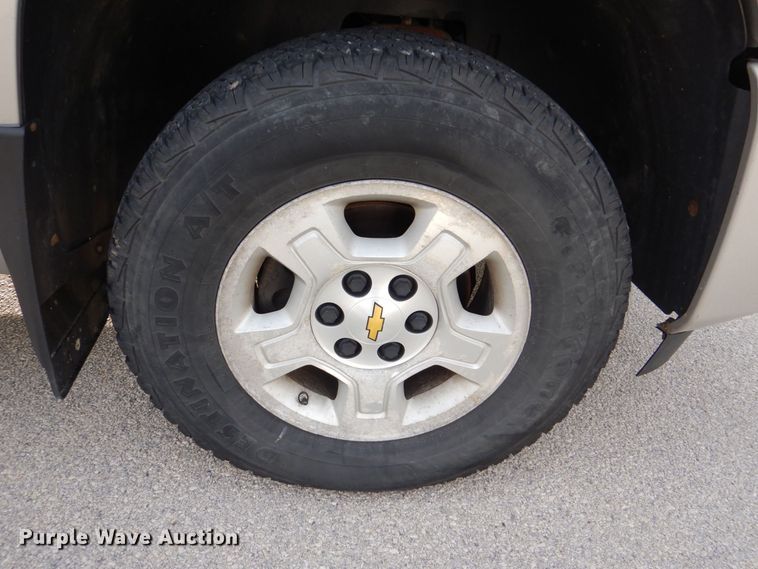 image for item MJ9907 2008 Chevrolet Silverado 1500 LT  Ext. Cab pickup truck