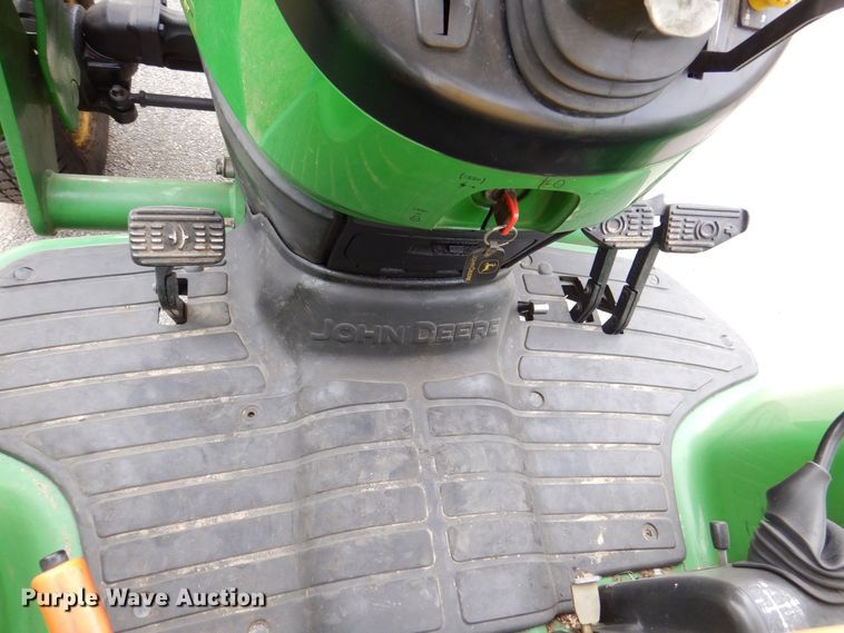 image for item MJ9912 2008 John Deere 4120  MFWD tractor