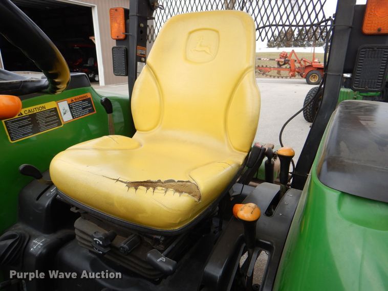 image for item MJ9912 2008 John Deere 4120  MFWD tractor