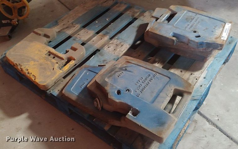 image for item MM9908 (7) Taylor Foundry Co. tractor suitcase weights