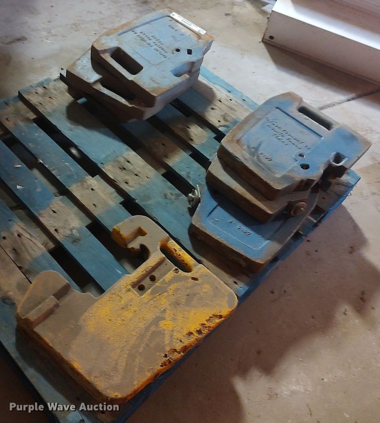 image for item MM9908 (7) Taylor Foundry Co. tractor suitcase weights