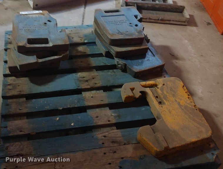 image for item MM9908 (7) Taylor Foundry Co. tractor suitcase weights