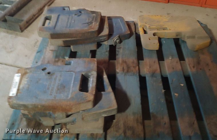 image for item MM9908 (7) Taylor Foundry Co. tractor suitcase weights