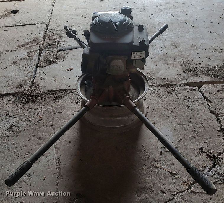 image for item MM9912 General 330H  post hole digger