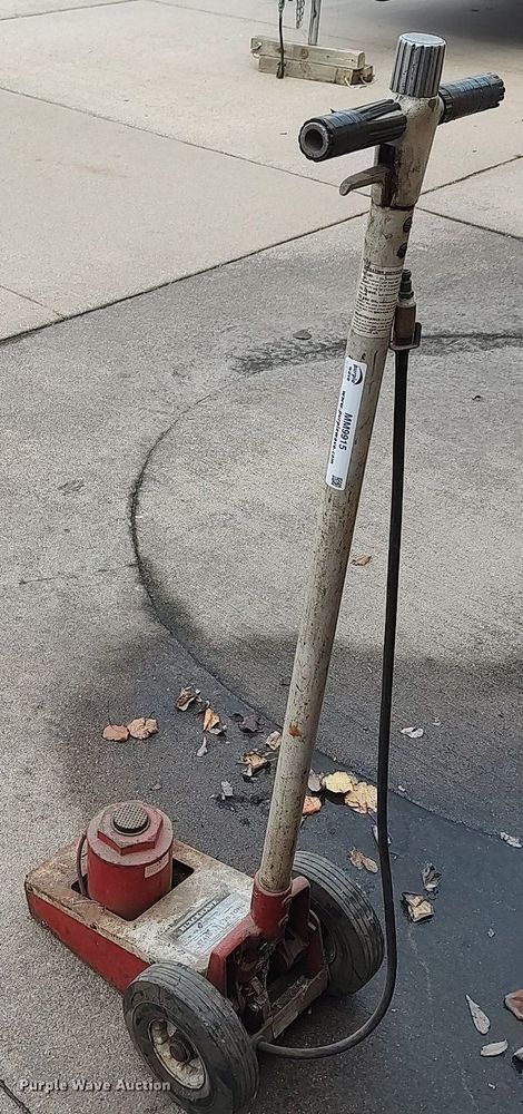 image for item MM9915 Blackhawk 67415  pneumatic jack