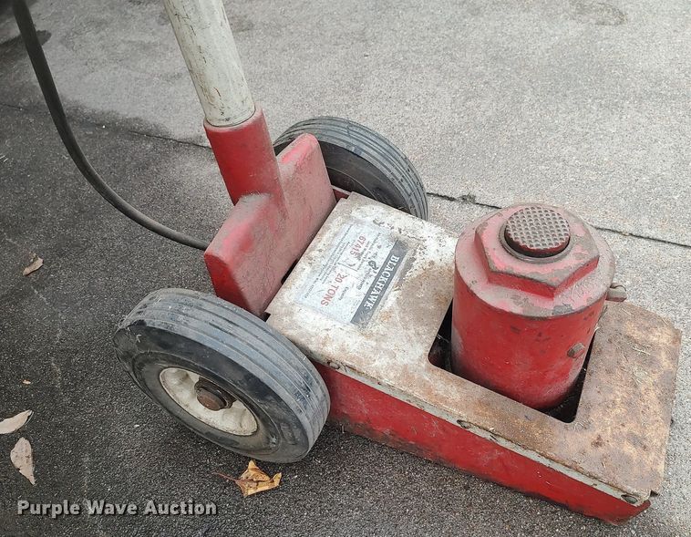 image for item MM9915 Blackhawk 67415  pneumatic jack